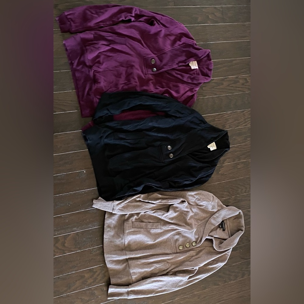 Banana Republic size XS 3 sweaters! Great shape, great deal